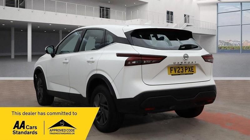 Used Nissan Qashqai Acenta Premium 2023 White SUV