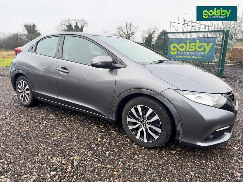 Begagnad Honda Civic SE Plus 120 HK (88 kW) 2014 Grå Halvkombi