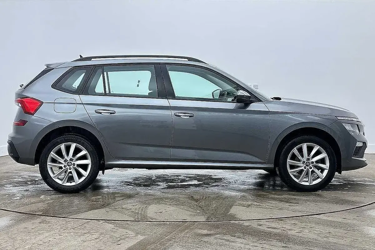Used Skoda Kamiq SE 94 HP (69 kW) 2025 Graphite grey metallic SUV