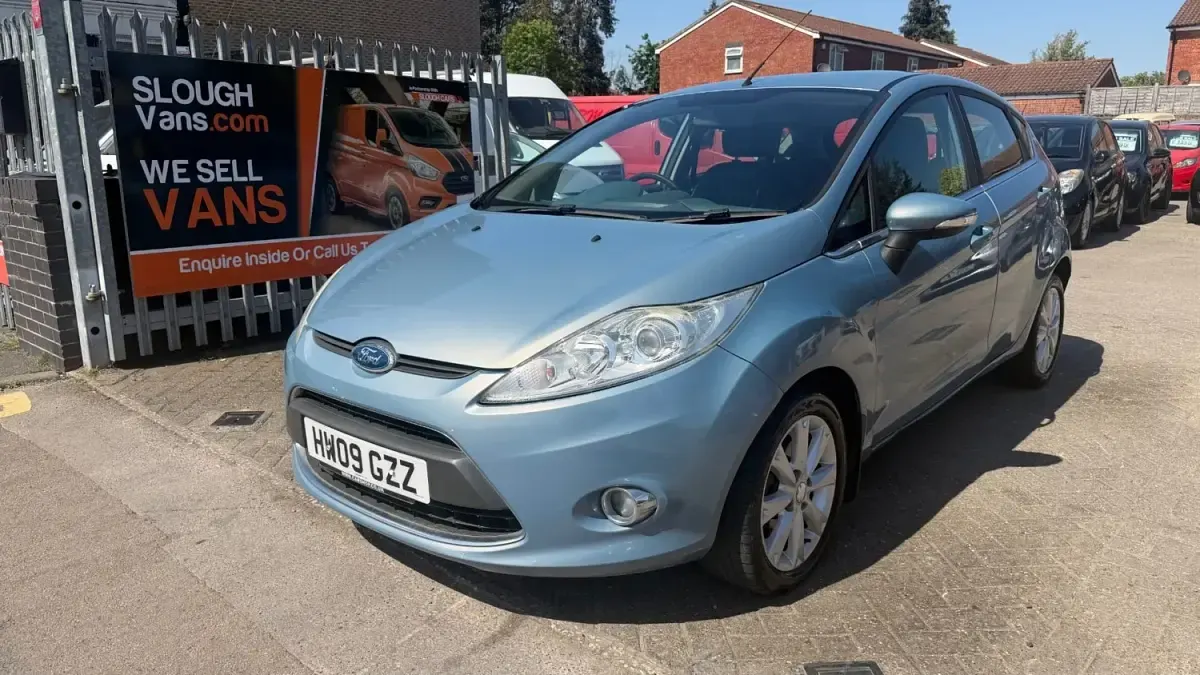 Second-hand Ford Fiesta Zetec 82 CP (60 kW) 2009 Albastru Hatchback