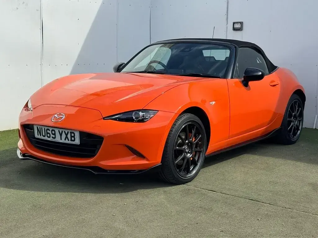 Used Mazda MX5 Edition 184 HP (135 kW) 2019 Orange Cabriolet
