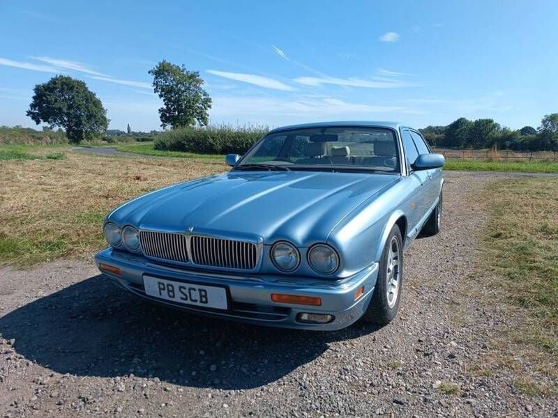 Used Jaguar XJ6 Sovereign 231 HP (169 kW) 1996 Blue Sedan