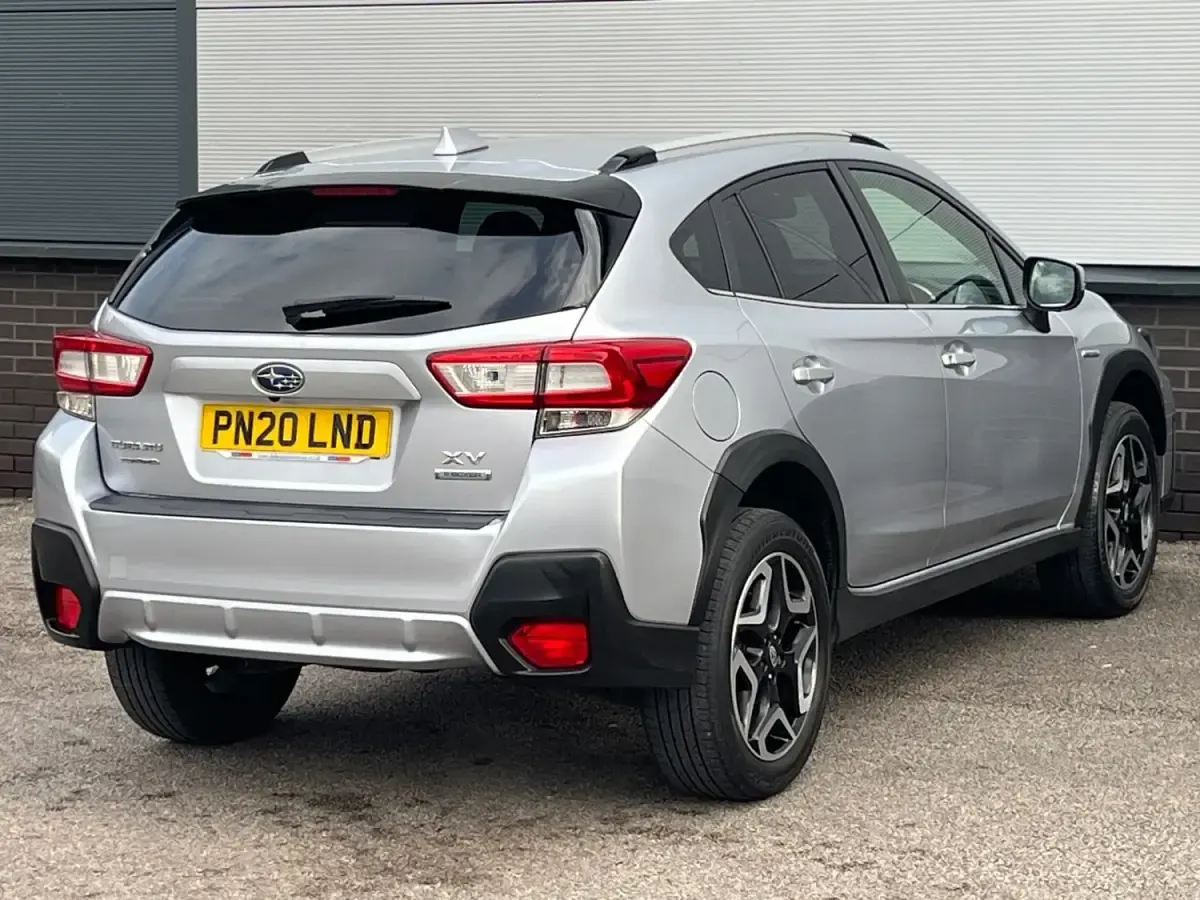 Używany Subaru XV Premium 150 KM (110 kW) 2020 Srebrny SUV