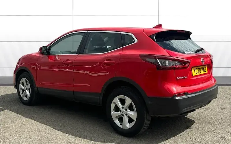 Usado Nissan Qashqai Acenta Premium 140 CV (102 kW) 2020 Rojo SUV