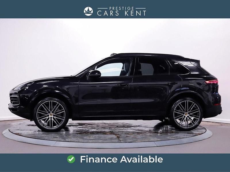 Used Porsche Cayenne 440 HP (323 kW) 2020 Black SUV
