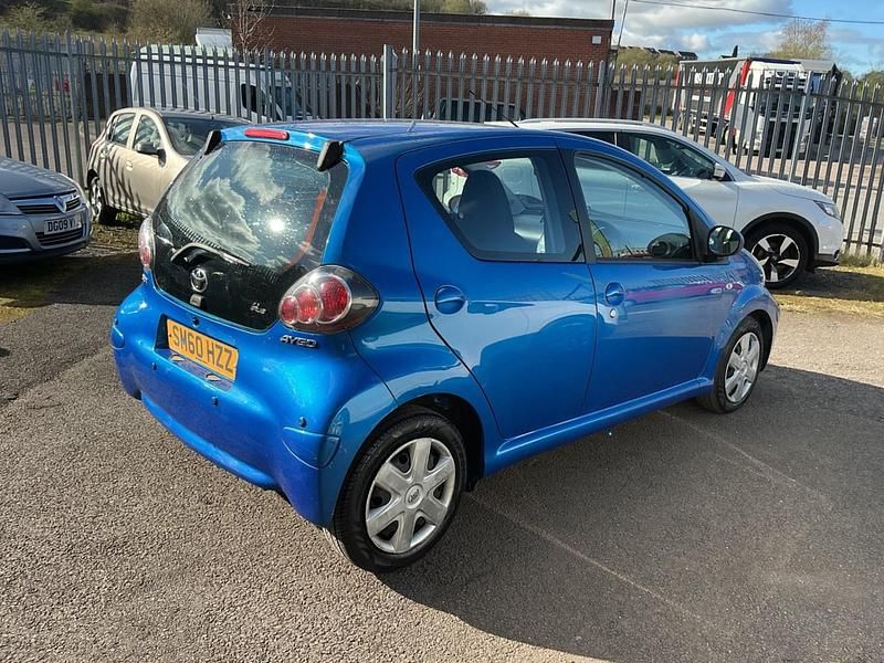 Used Toyota Aygo 67 HP (49 kW) 2010 Blue Hatchback