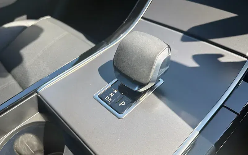 Used Land Rover Range Rover Velar HSE Dynamic 300 HP (220 kW) 2024 Silver SUV