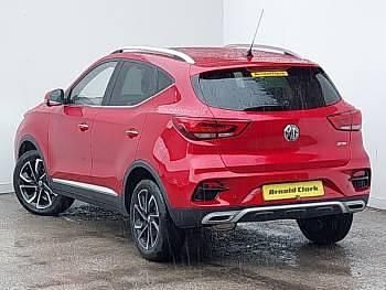 Used MG ZS Exclusive 111 HP (81 kW) 2024 Red Sedan