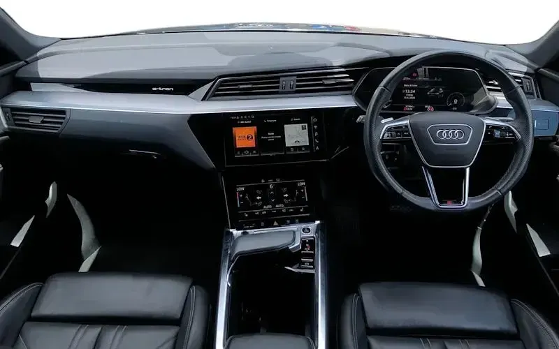 Używany Audi e-tron S-Line 230 kW (313 KM) 2021 Szary SUV