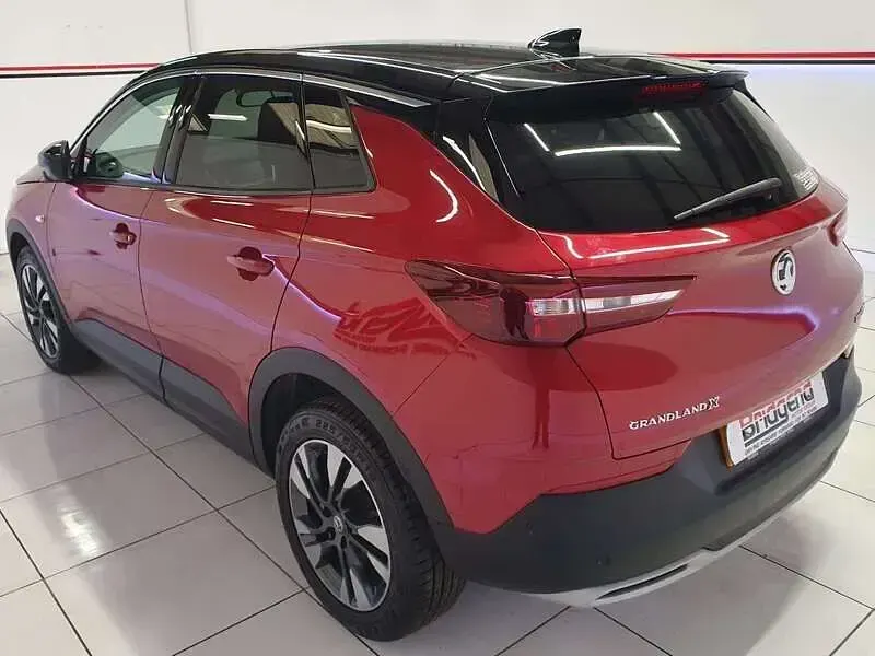 Used Vauxhall Grandland X SRi 130 HP (95 kW) 2019 Red SUV