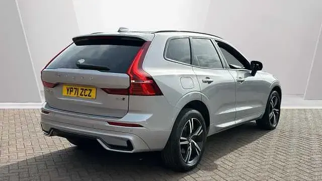 Second-hand Volvo XC60 R-Design 194 CP (142 kW) 2022 Argintiu SUV