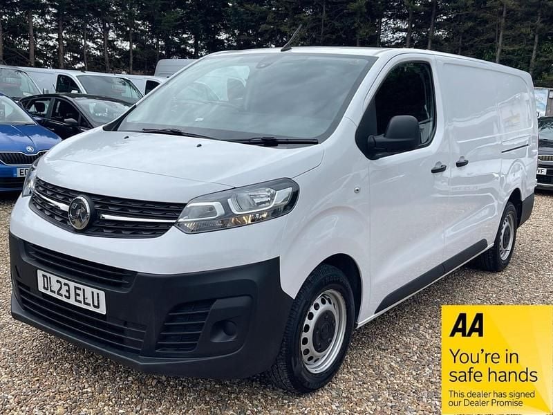 White Used 2023 Vauxhall Vivaro S Van | £14,500 (Fair price) - Image 1/4