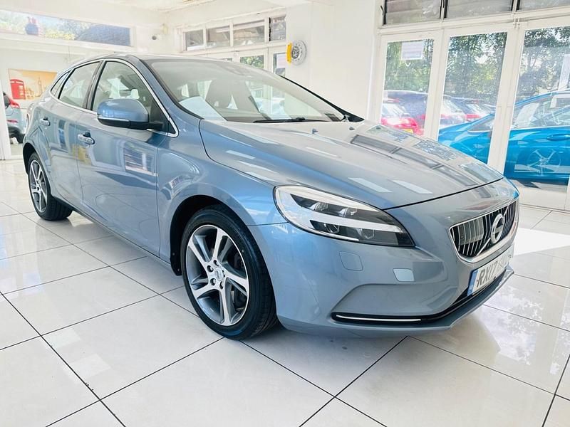 Blue Used 2017 Volvo V40 Inscription Estate | £6,200 (Fair price) - Image 1/4