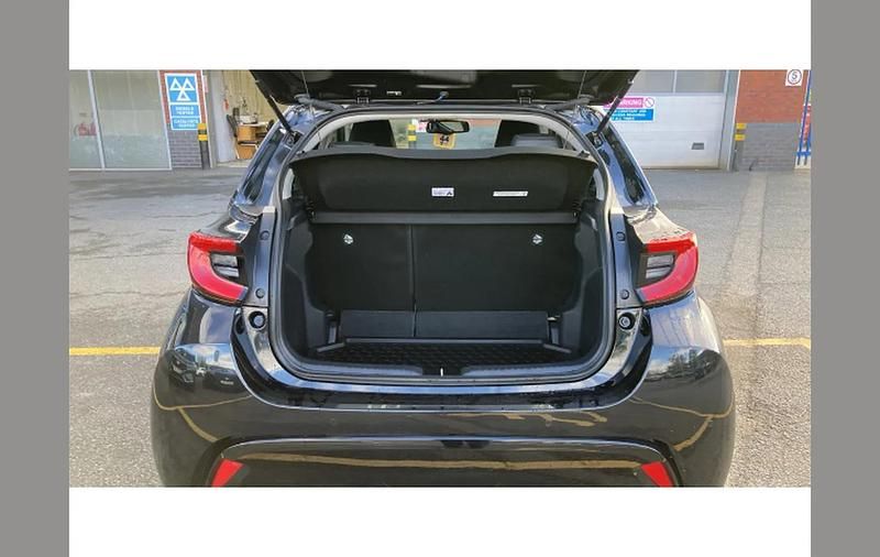 Usado Mazda 2 113 HP (83 kW) 2022 Preto Citadino