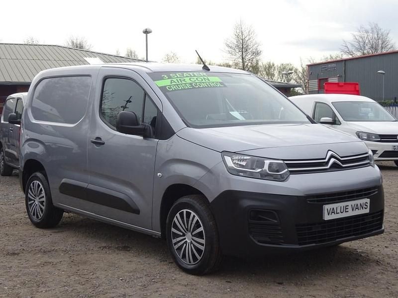 Used Citroën Berlingo 100 HP (73 kW) 2023 Grey MPV
