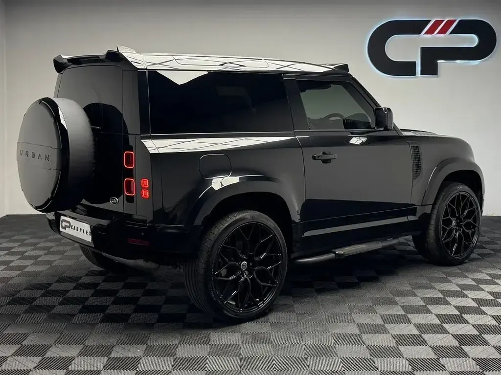 Used Land Rover Defender SE 250 HP (183 kW) 2021 Black Estate