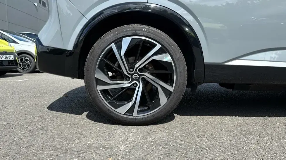 Used Nissan Qashqai Tekna+ 190 HP (139 kW) 2025 Grey SUV