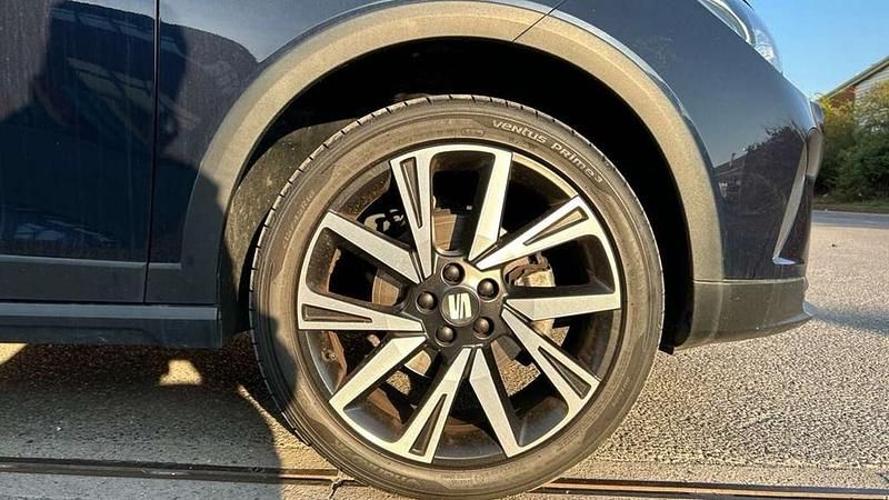 Used Seat Arona FR 108 HP (79 kW) 2023 Blue SUV