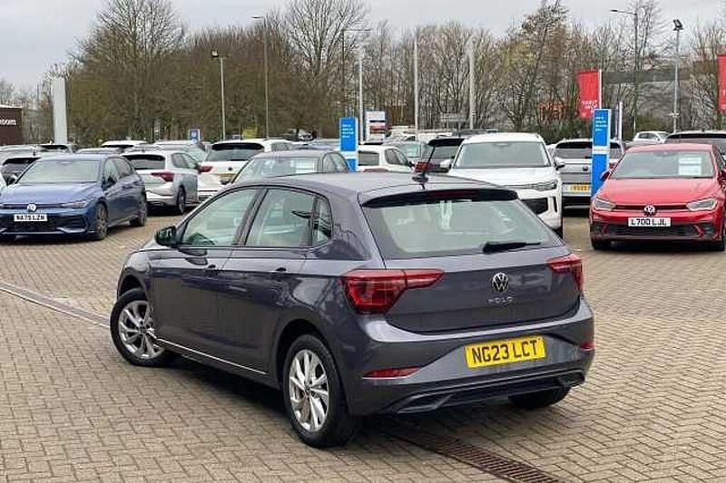 Begagnad VW Polo 95 HK (69 kW) 2023 Halvkombi