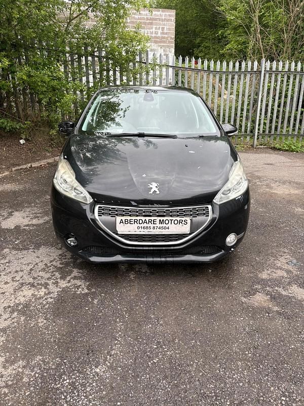 Used Peugeot 208 Allure 82 HP (60 kW) 2013 Black Hatchback
