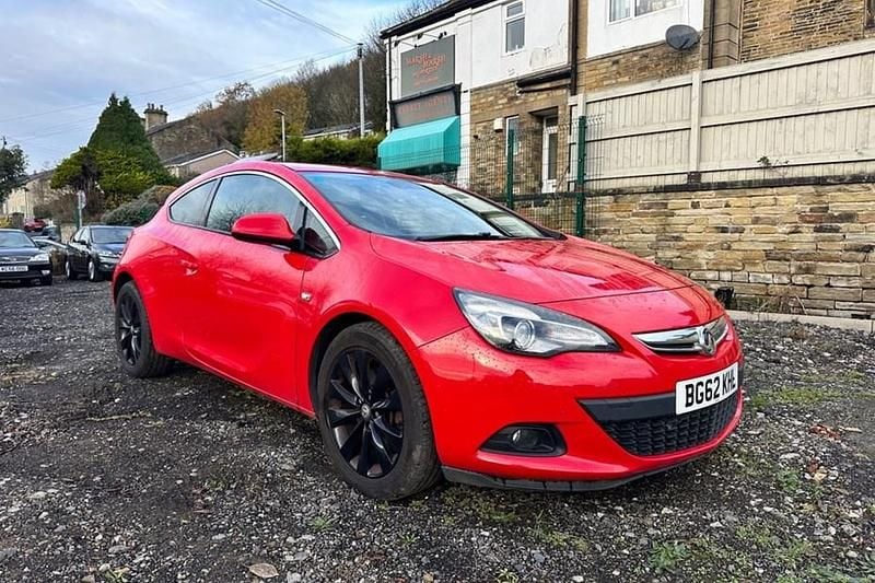 Used 2013 Vauxhall Astra GTC SRi Coupe | £1,999 (Good price) - Image 1/1