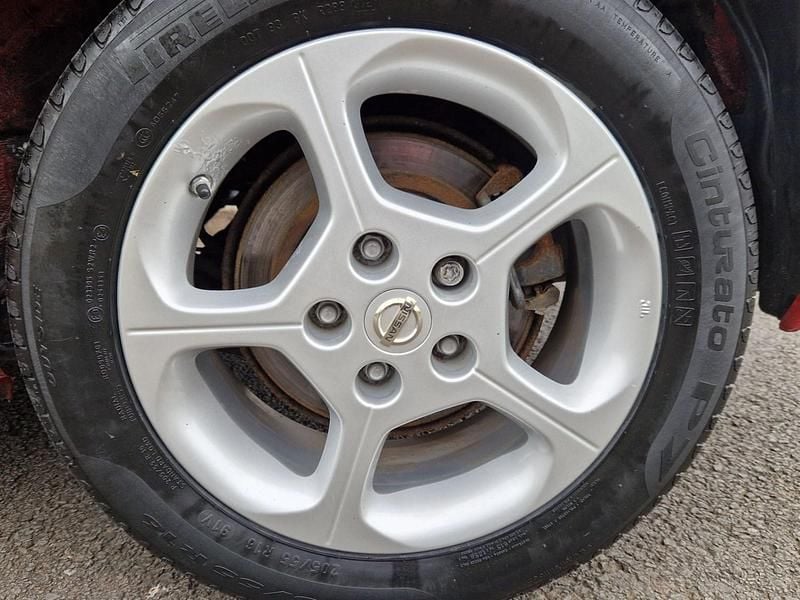 Used Nissan Leaf Acenta 80 kW (109 HP) 2015 Red Hatchback