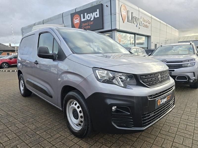 Grey Used 2020 Peugeot Partner MPV | £11,995 (A bit pricey) - Image 1/3