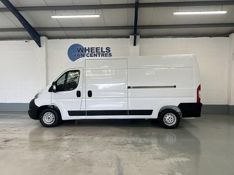 Used Citroën Relay 140 HP (102 kW) 2023 White Van