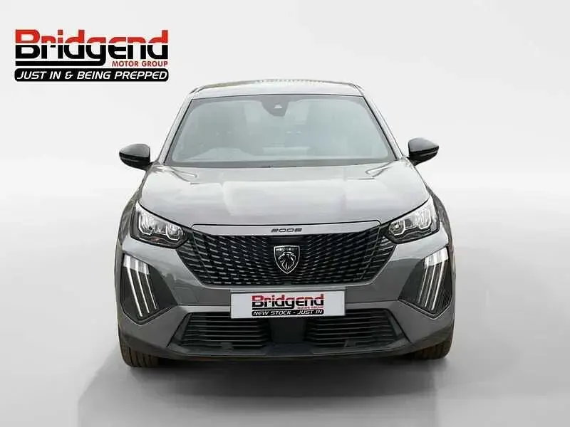 Used Peugeot 2008 Active 100 HP (73 kW) 2024 Grey SUV