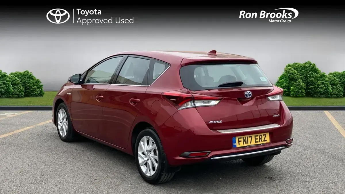 Used Toyota Auris Hybrid Business Edition 2017 Red Hatchback