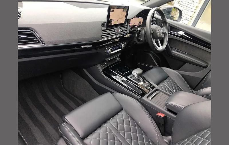 Begagnad Audi Q5 Advanced 200 HK (147 kW) 2021 Grå SUV