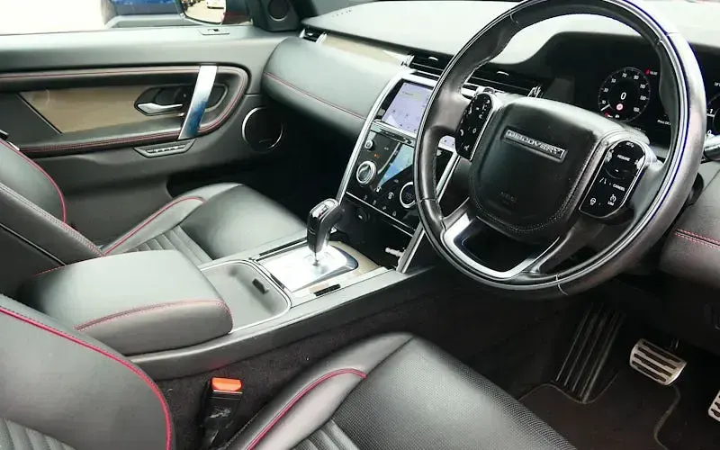 Used Land Rover Discovery Sport HSE Dynamic 180 HP (132 kW) 2020 Red SUV