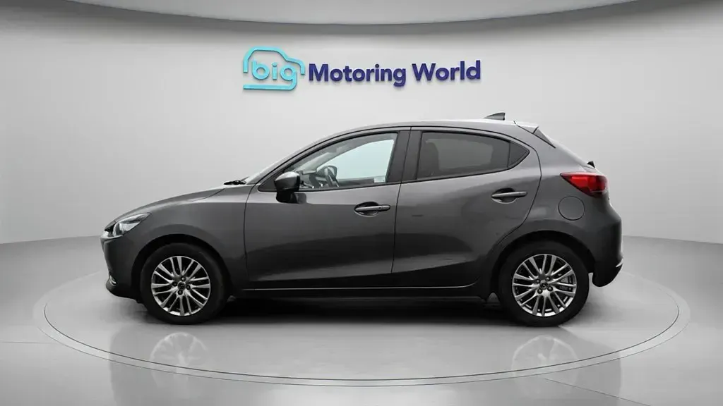 Usado Mazda 2 Inclusive 90 HP (66 kW) 2023 Cinzento Citadino