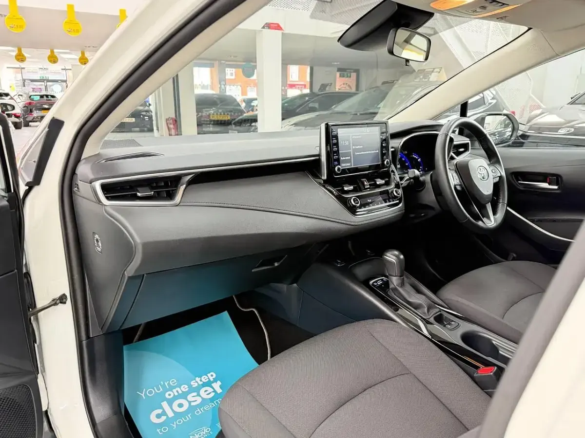 Usado Toyota Corolla 122 CV (89 kW) 2021 Blanco Berlina