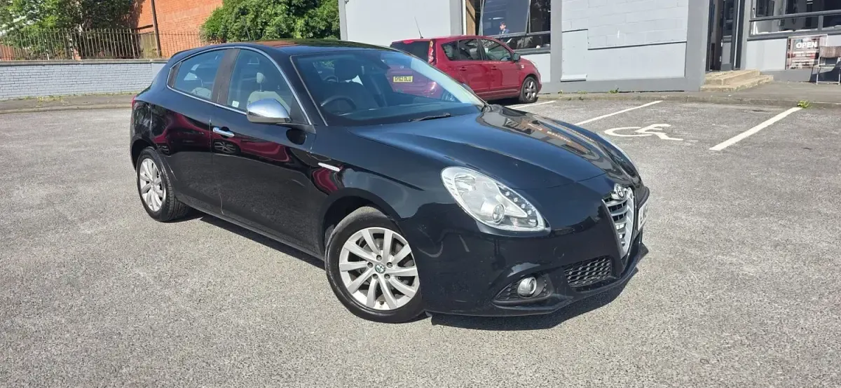 Used Alfa Romeo Giulietta Distinctive 105 HP (77 kW) 2014 Black Hatchback