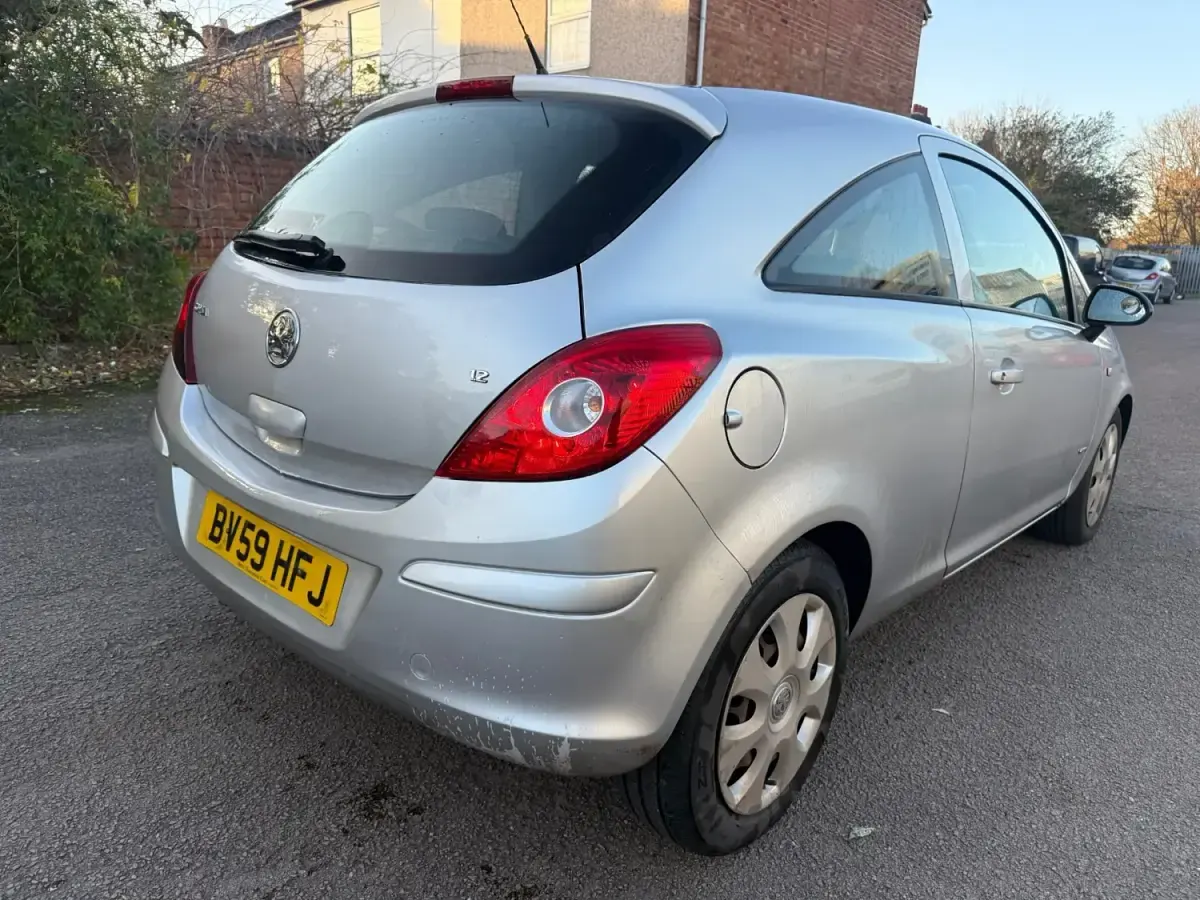 Używany Vauxhall Corsa Club 2009 Srebrny Hatchback