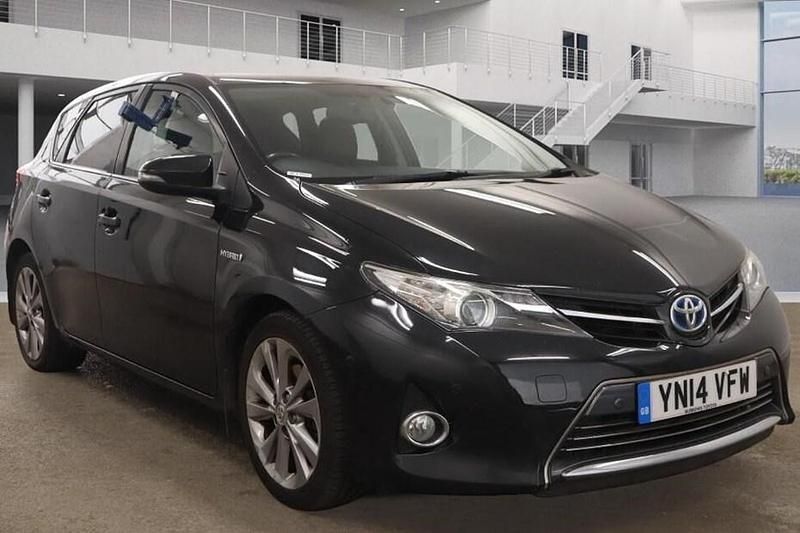 Used 2014 Toyota Auris Hybrid | £5,912 (Fair price) - Image 1/1