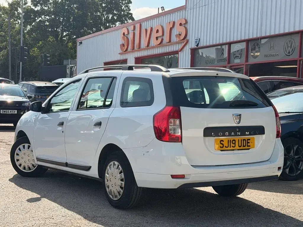Used Dacia Logan MCV Essentiel 90 HP (66 kW) 2019 White Estate