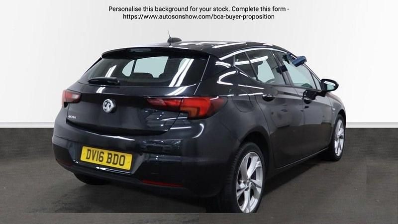 Used Vauxhall Astra SRi 100 HP (73 kW) 2016 Black Hatchback