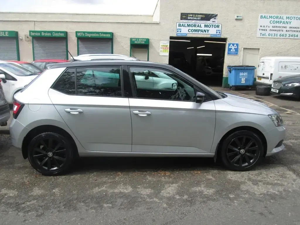 Used Skoda Fabia SE 90 HP (66 kW) 2017 Silver Hatchback
