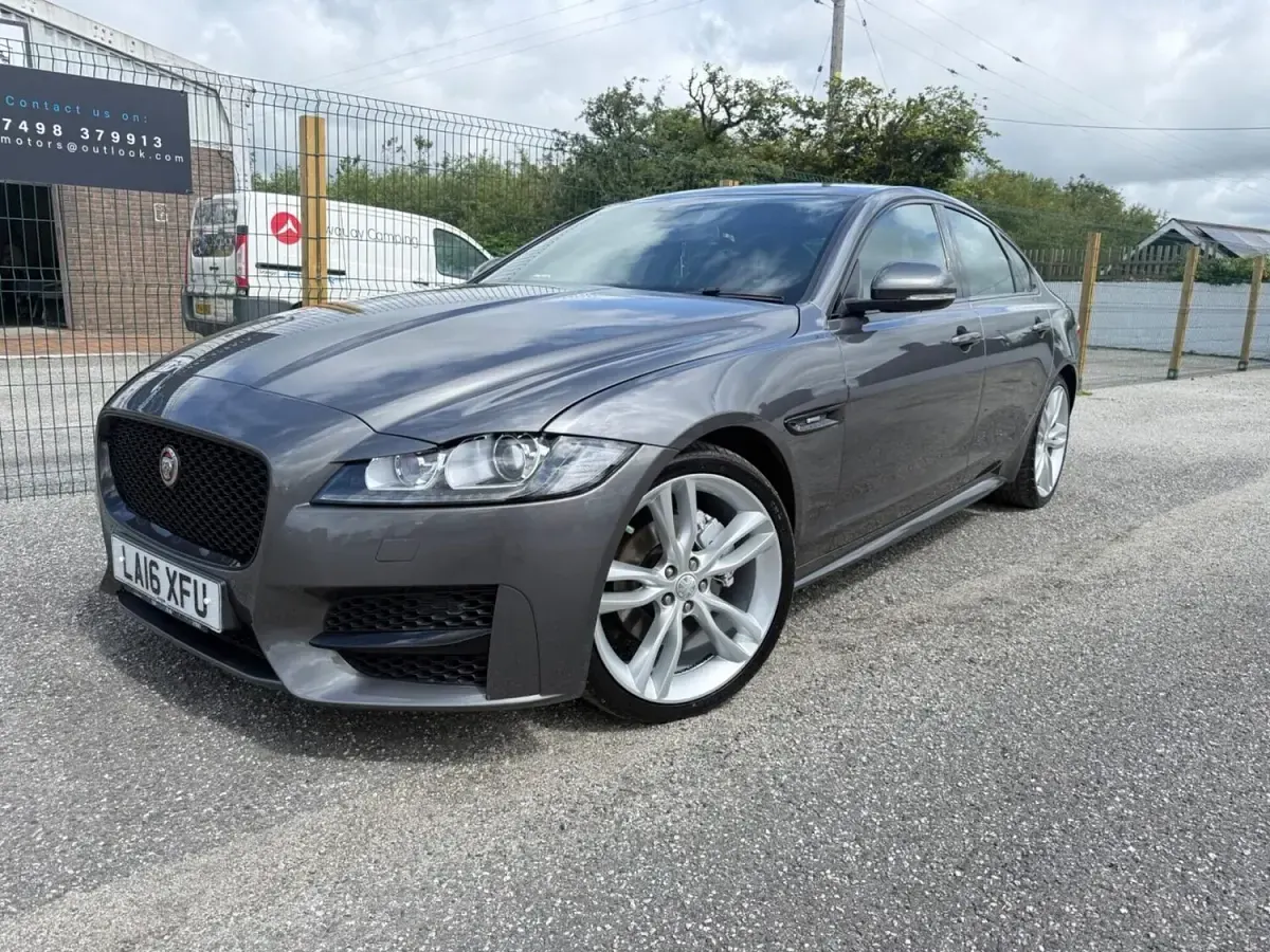 Used Jaguar XF R-Sport 180 HP (132 kW) 2016 Grey Sedan