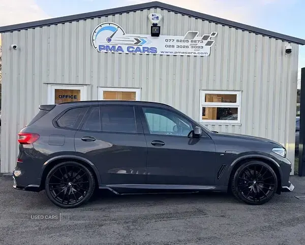 Begagnad BMW X5 M Sport 2021 Grå SUV