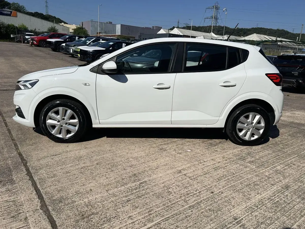 Used Dacia Sandero Expression 89 HP (65 kW) 2024 White