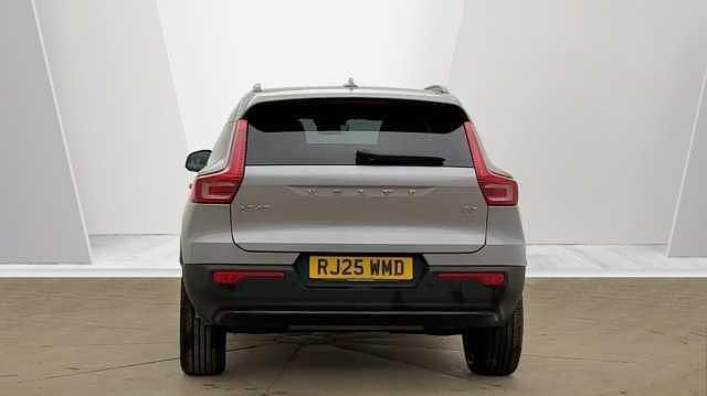 Used Volvo XC40 Plus 161 HP (118 kW) 2025 Silver SUV