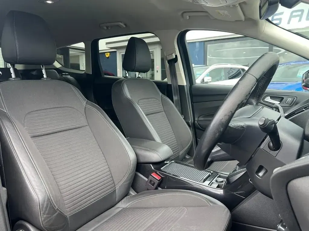 Used Ford Kuga Titanium 120 HP (88 kW) 2019 Blue SUV