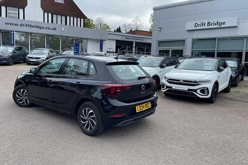 Used VW Polo Life 80 HP (58 kW) 2024 Black Hatchback