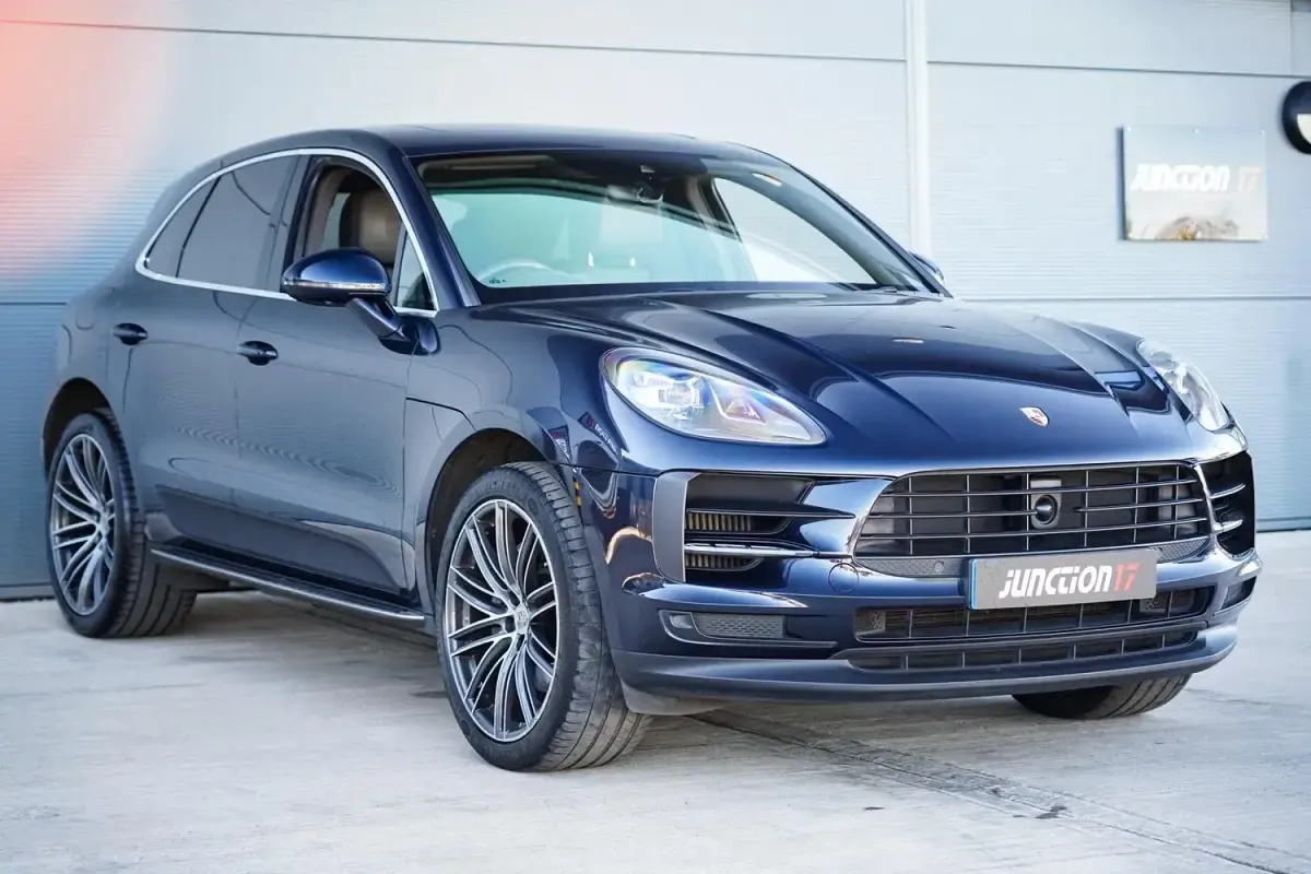 Used Porsche Macan 354 HP (260 kW) 2019 Blue SUV