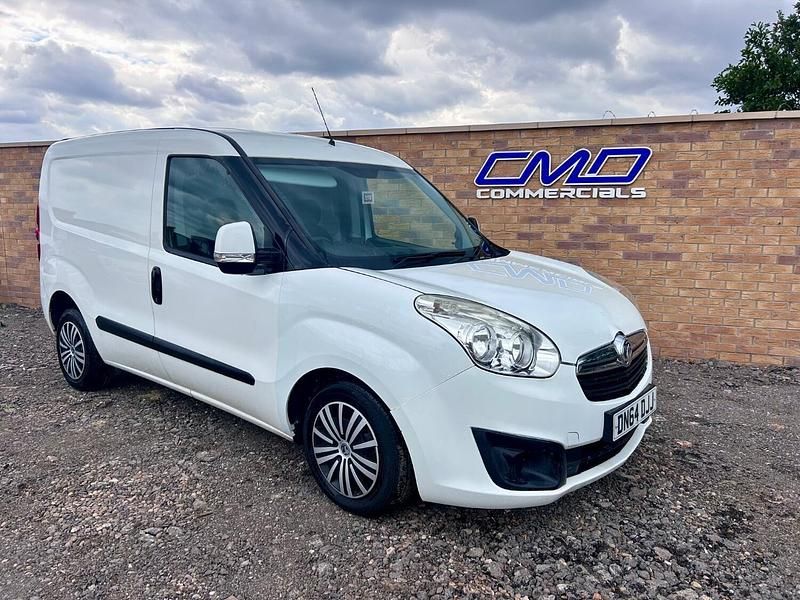 Used Vauxhall Combo Sportive 2014 White MPV
