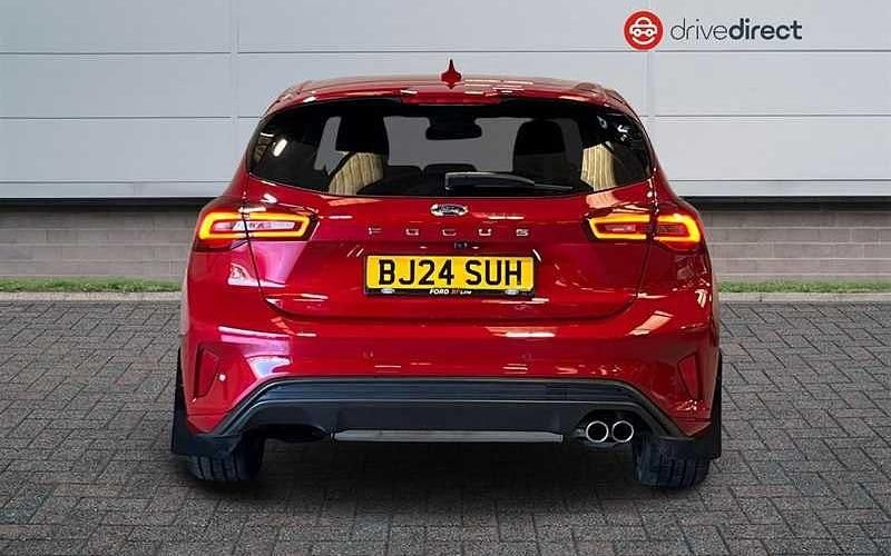 Used Ford Focus ST-Line X 155 HP (114 kW) 2024 Red Hatchback