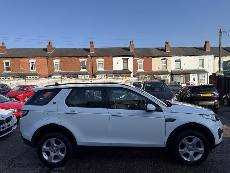 Used Land Rover Discovery Sport SE 150 HP (110 kW) 2015 White SUV